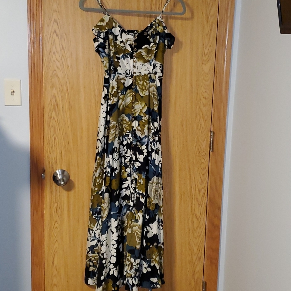 Floral Maxi Dress. No Tags but Never Worn